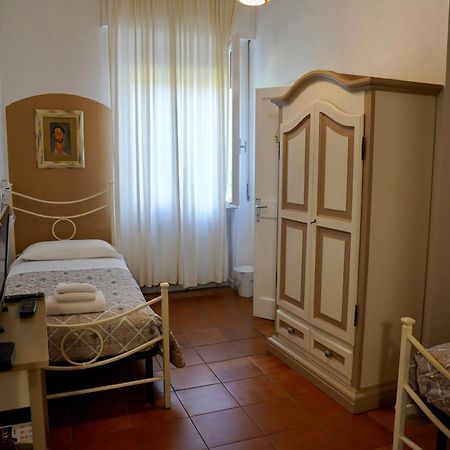 B&B Il Piccolo Paradiso Montenero  Buitenkant foto